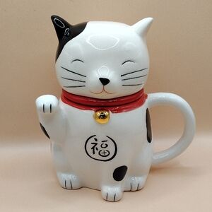 Ceramic Maneki-Neko (Lucky Cat) Mug With Tea Infuser And Lid. NEW.